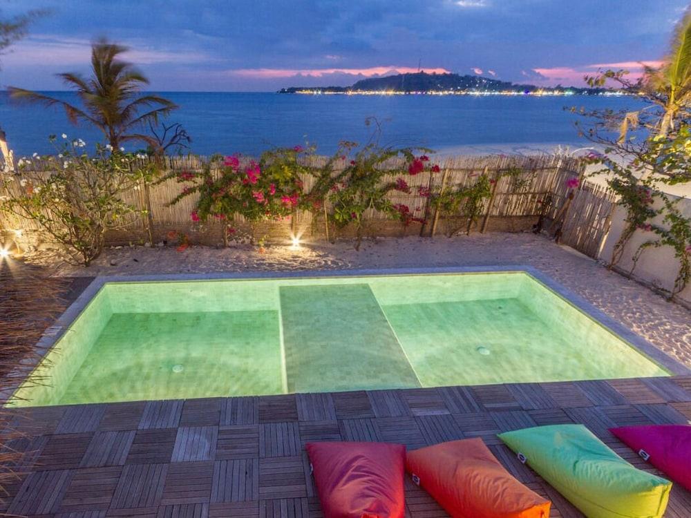 Avia Villa Resort Gili Meno Extérieur photo